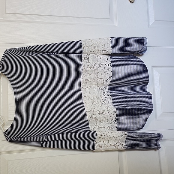 Light long sleeve top w/see through lace - Picture 2 of 8